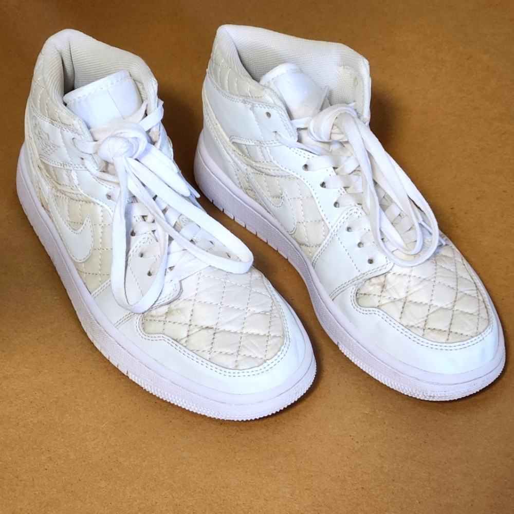 Nike rare air jordan 1 mid sneakers Quilted Off White Womens 8.5